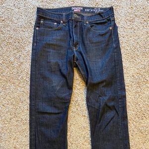 Like New Levi's Dark Wash Jeans